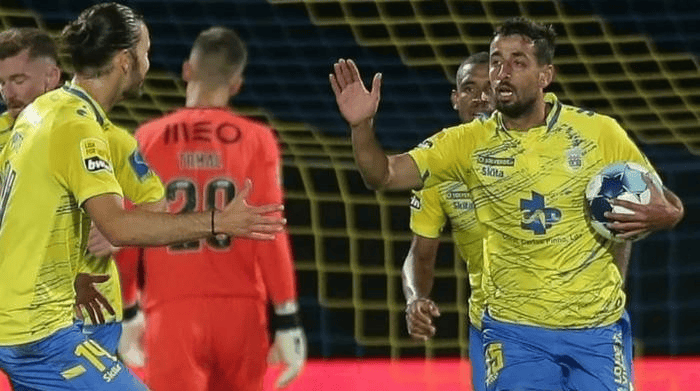 山东男篮远射贴柱备战葡超埃因霍温临场应变备战意大利杯，网友：赛后北京首钢备战亚冠的简单介绍